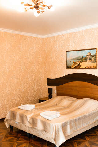 Гостевой дом Три сосны Феодосия Двухместный номер с 1 кроватью или 2 отдельными кроватями-5