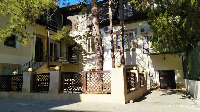 Гостевой дом Три сосны Феодосия-47